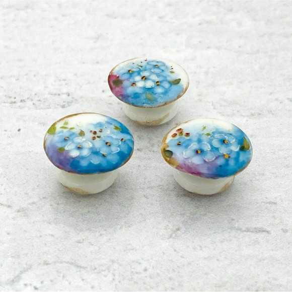 Set of Three Antique Hand Painted Porcelain Buttons Forget-Me-Nots Blue Round - Picture 5 of 8